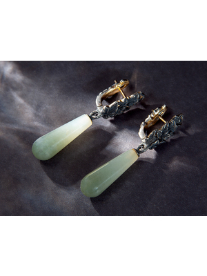 Bicolor jade Ivy earrings in patinated silver
