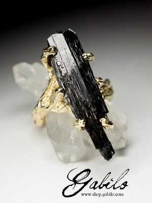 Gold ring with black tourmaline