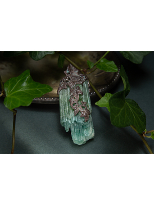 Tourmaline crystal pendat Ivy in patinated silver