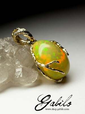 Ethiopian opal gold anhänger