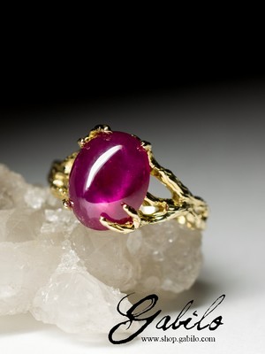 Ruby gold ring