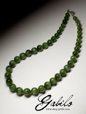 Perlen aus Jade 