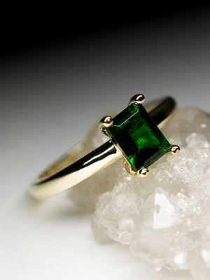 Chrome Diopside Yellow Gold Ring