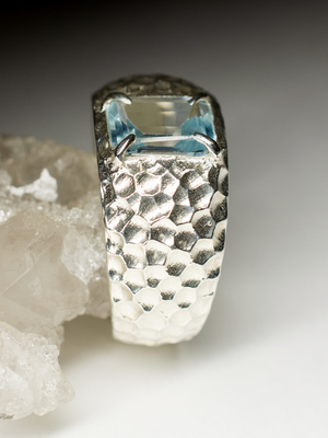 Aquamarine gold ring with gem report